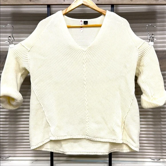 Women's Cream Sweater - Picture 1 of 8